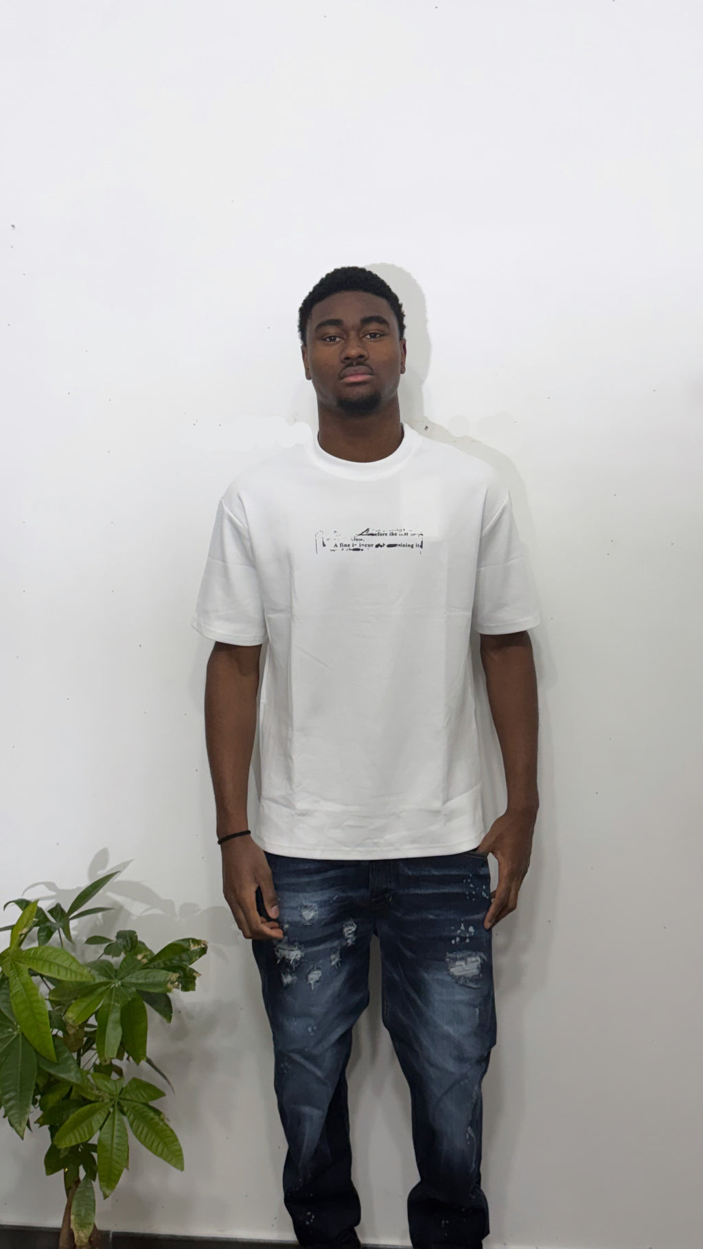 T-shirt white lettering