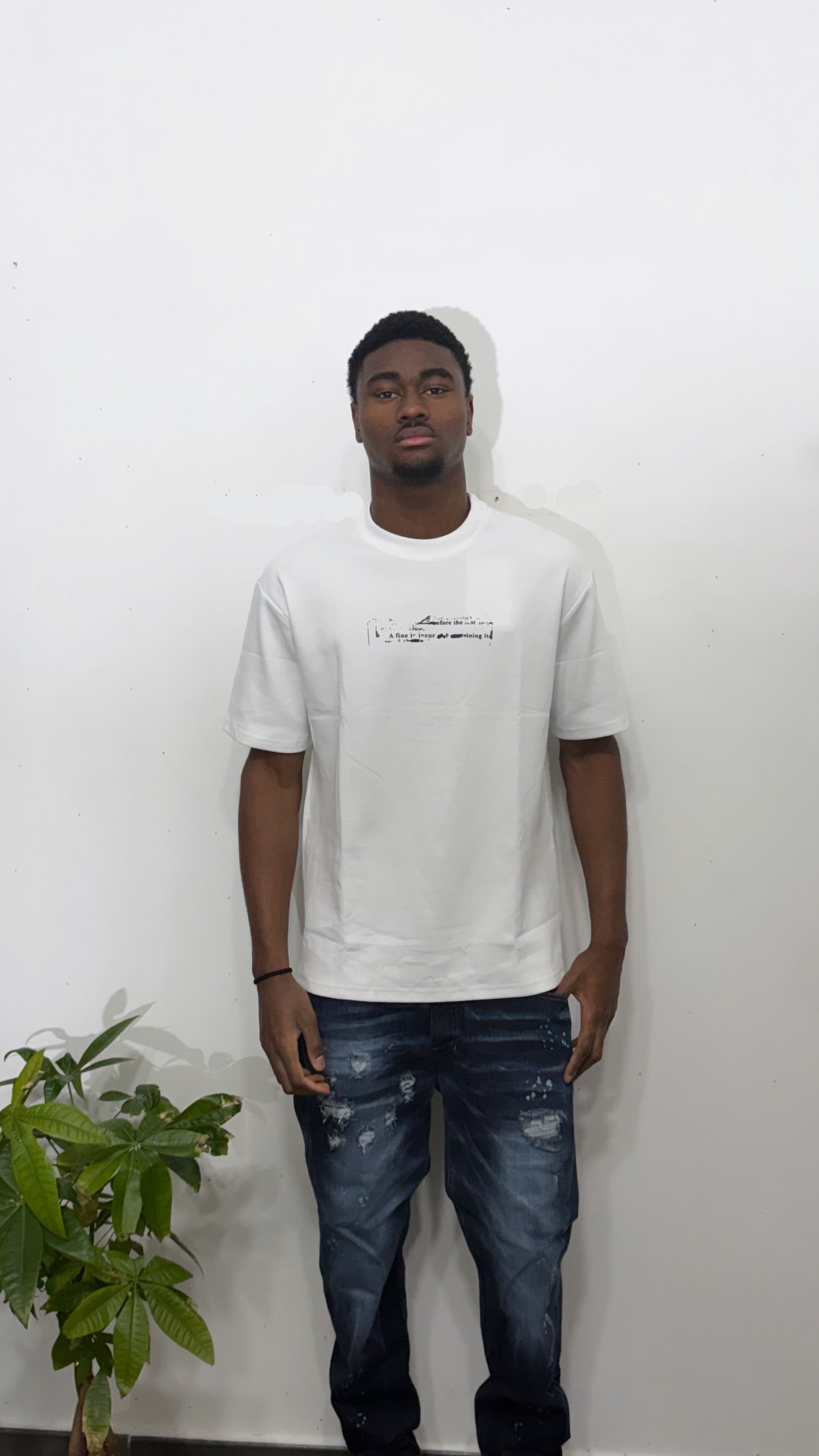 T-shirt white lettering
